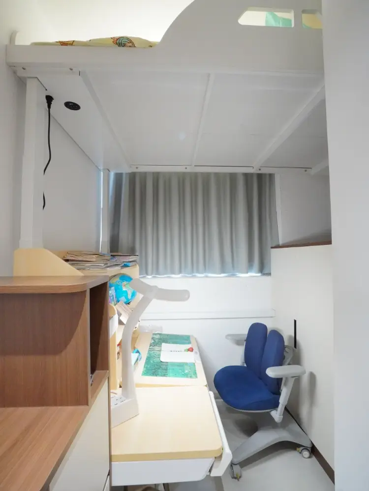 Smart home furniture Volex electric lift loft bed in less than 4㎡ bedroom -Vakadesk (1)