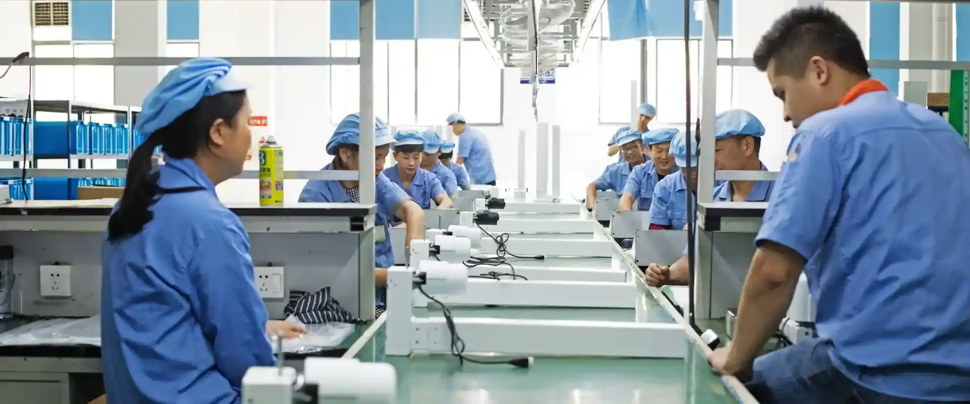 Vakadesk factory 1 (3)